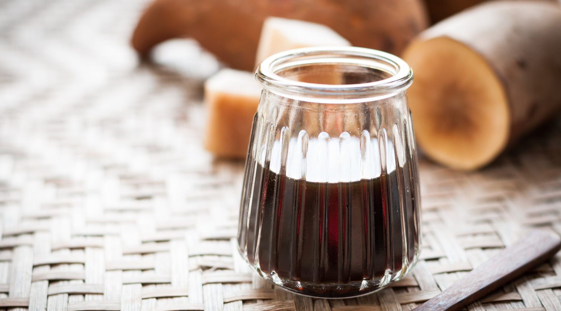 Yacon Sirup: Natürliche Süße ohne Kalorienfalle - So ersetzt du Zucker gesund