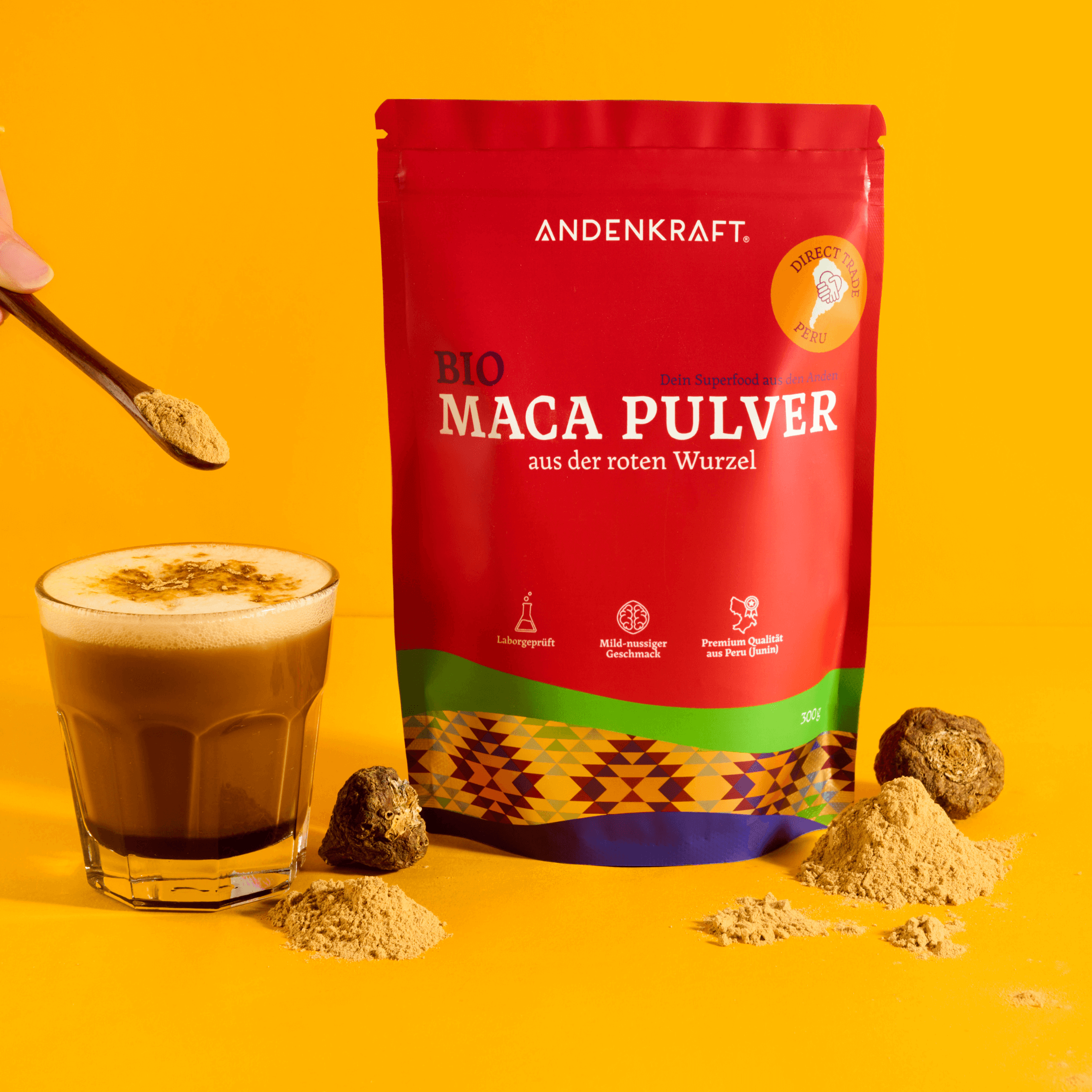 Bio Maca Pulver rot im Drink